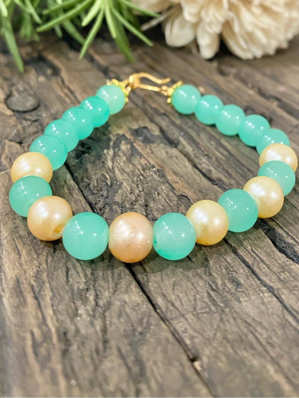 Teal Green & Creamy Pearl Stretch Bracelet